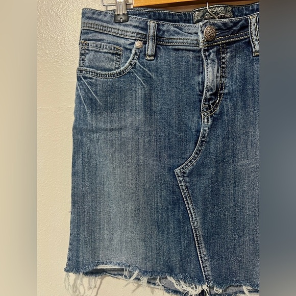 Silver Jeans Adele Asymmetrical Denim Skirt - Size 28 (measures 30") - Picture 7 of 12